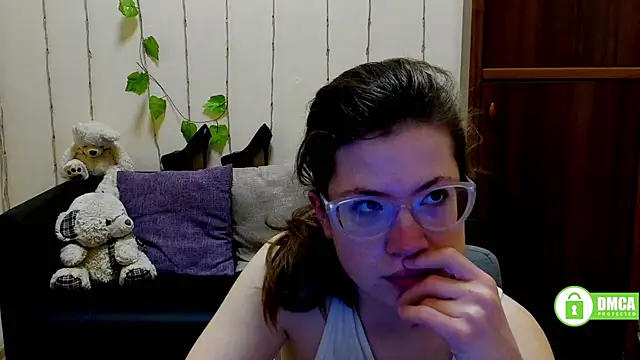 Snapshot of Alicia_redfollow chatting on March 4, 2025, 6:37 am Alicia redfollow online show from March 4, 2025, 6:37 am