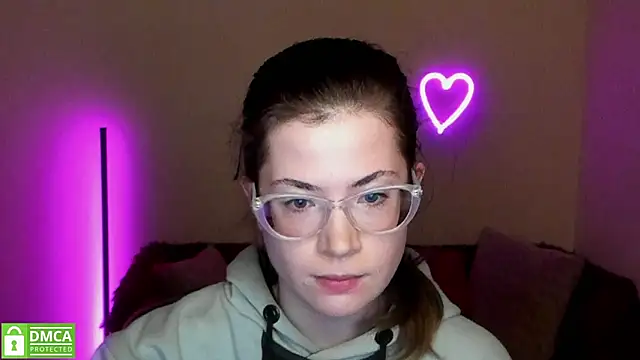 Snapshot of Alicia_redfollow chatting on March 5, 2025, 6:23 pm Alicia redfollow online show from March 5, 2025, 6:23 pm