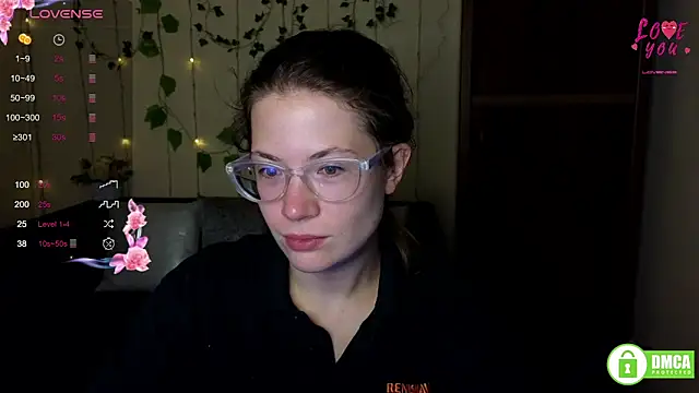 Snapshot of Alicia_redfollow chatting on September 26, 2025, 11:25 am Alicia redfollow online show from September 26, 2025, 11:25 am