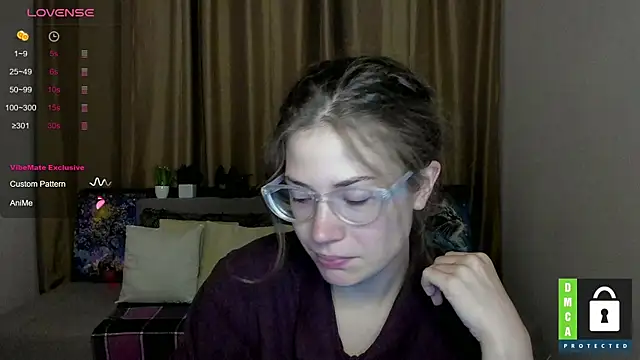 Snapshot of Alicia_redfollow chatting on October 4, 2025, 5:11 pm Alicia redfollow online show from October 4, 2025, 5:11 pm