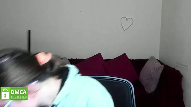 Snapshot of Alicia_redfollow chatting on October 27, 2025, 12:09 pm Alicia redfollow online show from October 27, 2025, 12:09 pm