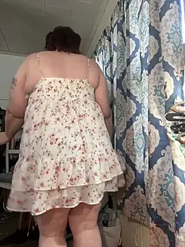 leenieb88 online show from January 12, 2026, 4:01 pm