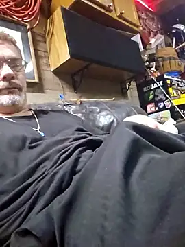 Snapshot of tileguyyy chatting on September 23, 2025, 4:04 am tileguyyy online show from September 23, 2025, 4:04 am