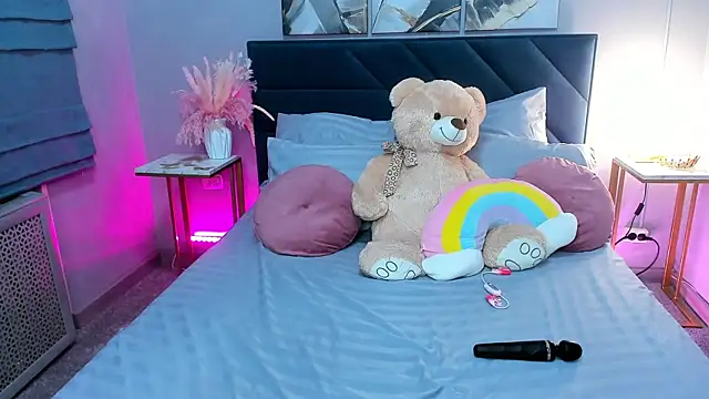 Snapshot of Curvy_Dynamite_ chatting on October 13, 2025, 1:16 am Curvy Dynamite online show from October 13, 2025, 1:16 am