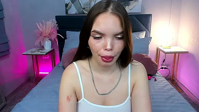 Snapshot of Curvy_Dynamite_ chatting on October 17, 2025, 1:09 am Curvy Dynamite online show from October 17, 2025, 1:09 am