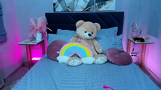 Snapshot of Curvy_Dynamite_ chatting on November 18, 2025, 1:11 am Curvy Dynamite online show from November 18, 2025, 1:11 am