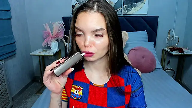 Snapshot of Curvy_Dynamite_ chatting on December 5, 2025, 1:14 am Curvy Dynamite online show from December 5, 2025, 1:14 am