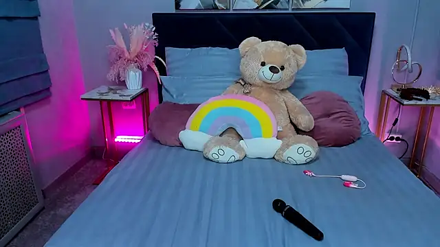 Snapshot of Curvy_Dynamite_ chatting on December 14, 2025, 1:11 am Curvy Dynamite online show from December 14, 2025, 1:11 am