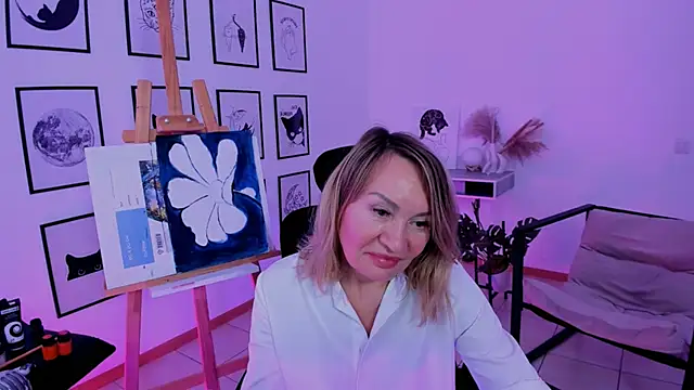 Snapshot of RosalindaFortuna chatting on January 10, 2025, 2:23 pm RosalindaFortuna online show from January 10, 2025, 2:23 pm