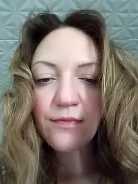 KattyLuuu online show from April 2, 2026, 9:51 am