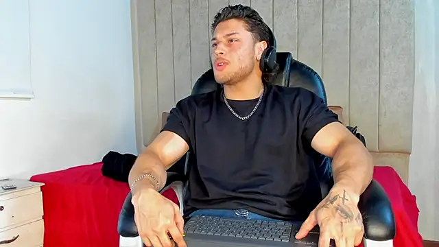 jeicob gagnon online show from October 3, 2025, 6:54 am