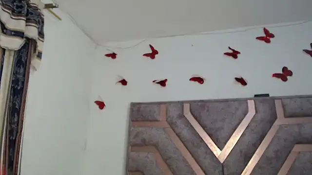 Snapshot of Anny_Fox- chatting on October 3, 2025, 3:14 am Anny Fox- online show from October 3, 2025, 3:14 am