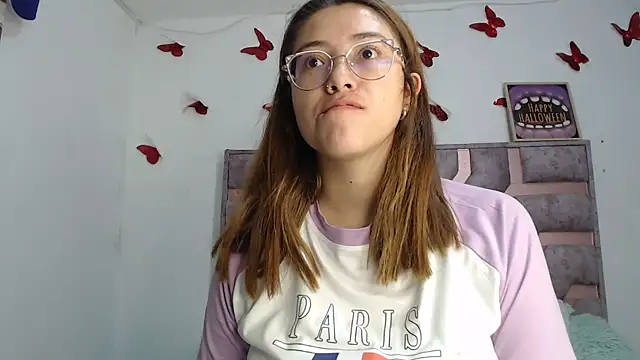 Snapshot of Anny_Fox- chatting on October 25, 2025, 3:47 am Anny Fox- online show from October 25, 2025, 3:47 am