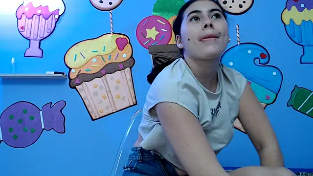 sweetfantacies18 online show from February 19, 2025, 1:18 am