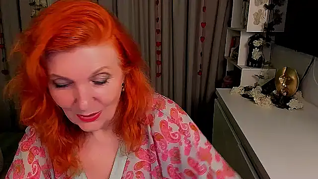 Fire-Fox-One online show from October 6, 2025, 7:33 pm