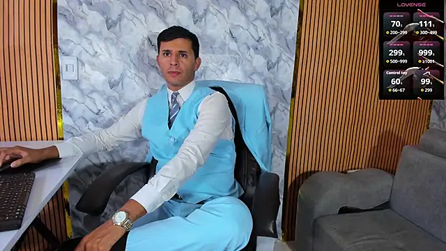 Hideintheoffice online show from September 19, 2025, 10:54 pm