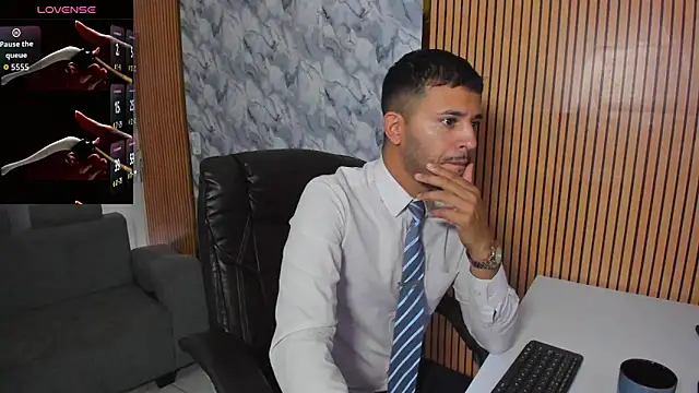 Hideintheoffice online show from November 14, 2025, 11:53 am