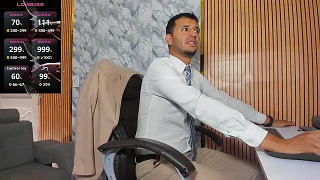 Hideintheoffice online show from November 28, 2025, 6:54 pm