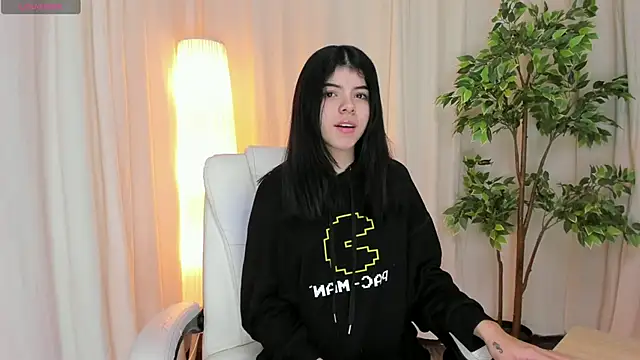 Snapshot of Maddy_bennet chatting on March 11, 2025, 4:32 am Maddy bennet online show from March 11, 2025, 4:32 am