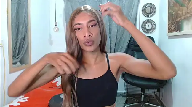 Snapshot of Dannacamilsaenz chatting on January 22, 2025, 11:56 am Dannacamilsaenz online show from January 22, 2025, 11:56 am