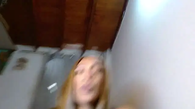 Snapshot of Dannacamilsaenz chatting on December 3, 2025, 4:38 pm Dannacamilsaenz online show from December 3, 2025, 4:38 pm