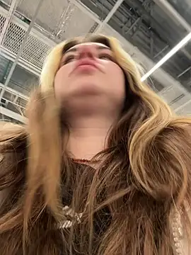 MayaMystic online show from December 28, 2024, 3:04 pm