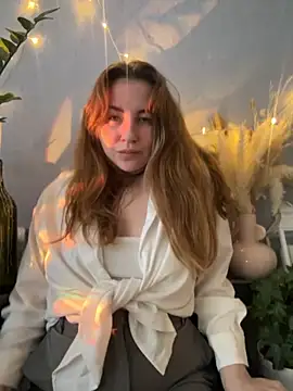 MayaMystic online show from September 29, 2025, 1:16 pm