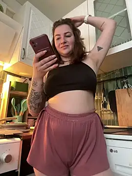 MayaMystic online show from February 4, 2026, 1:06 pm