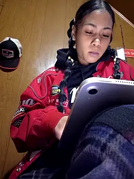 Snapshot of carmelbbyx22 chatting on April 25, 2026, 2:58 am carmelbbyx22 online show from April 25, 2026, 2:58 am