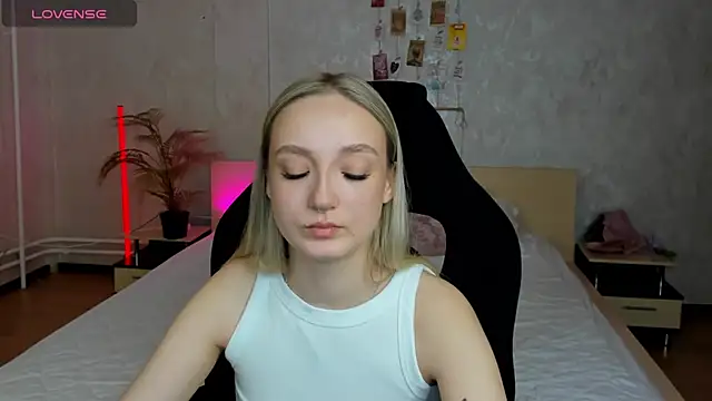 Cheryl  Brown online show from March 11, 2025, 1:05 am