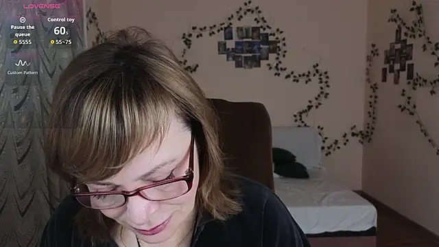 Miss Moren online show from November 13, 2025, 4:33 am