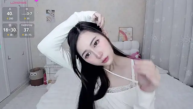 Snapshot of Tomakto chatting on February 19, 2025, 11:04 pm Tomakto online show from February 19, 2025, 11:04 pm