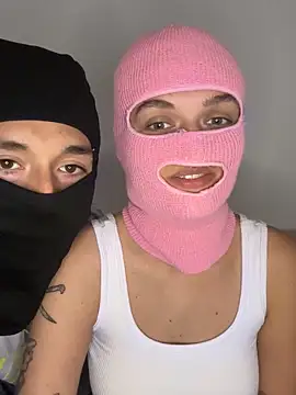 Nikki Hoee online show from October 19, 2025, 11:44 am