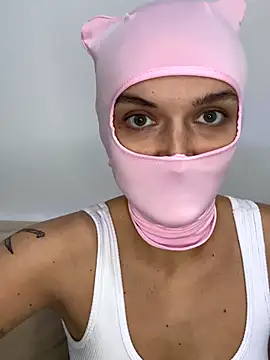 Nikki Hoee online show from October 22, 2025, 5:56 pm