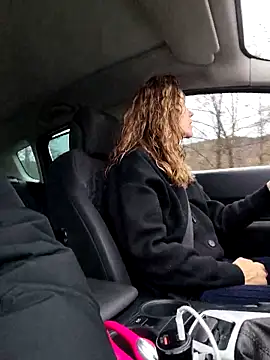 sansan2411 online show from February 3, 2026, 9:14 am