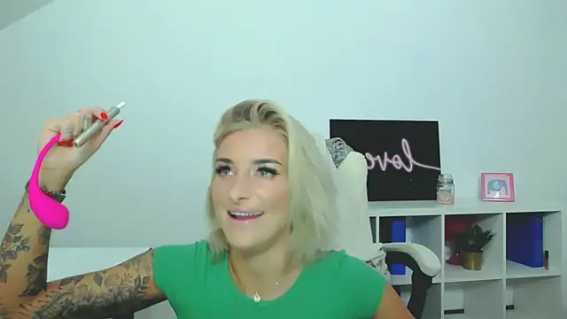 Lia Benini online show from January 25, 2025, 1:19 pm