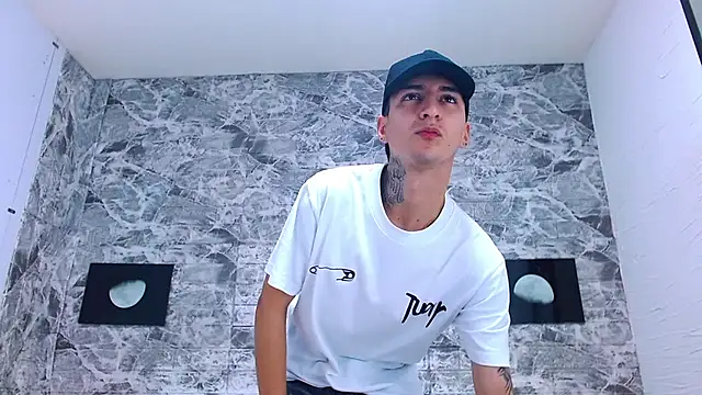 Snapshot of Angel_xxx chatting on January 15, 2026, 11:37 am Angel xxx online show from January 15, 2026, 11:37 am