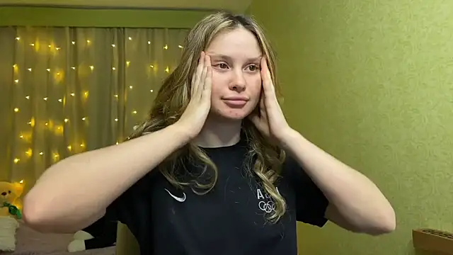 IlonaMurf online show from December 24, 2024, 2:12 pm