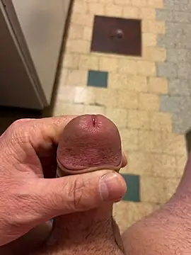 Snapshot of mikiss789 chatting on February 15, 2026, 5:15 am mikiss789 online show from February 15, 2026, 5:15 am