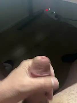 Snapshot of mikiss789 chatting on March 6, 2026, 9:33 pm mikiss789 online show from March 6, 2026, 9:33 pm