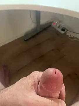 Snapshot of mikiss789 chatting on March 7, 2026, 2:58 pm mikiss789 online show from March 7, 2026, 2:58 pm