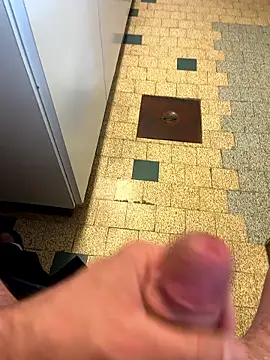 Snapshot of mikiss789 chatting on March 21, 2026, 3:04 pm mikiss789 online show from March 21, 2026, 3:04 pm