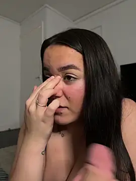 Snapshot of shelovesc chatting on February 22, 2025, 10:52 pm shelovesc online show from February 22, 2025, 10:52 pm