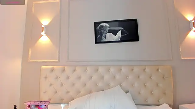 anniemartinezz online show from December 19, 2024, 12:45 pm