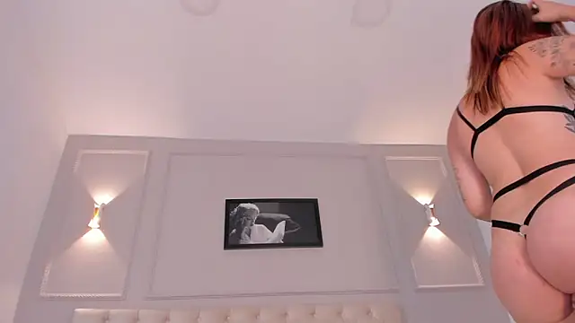 anniemartinezz online show from January 15, 2025, 11:43 am