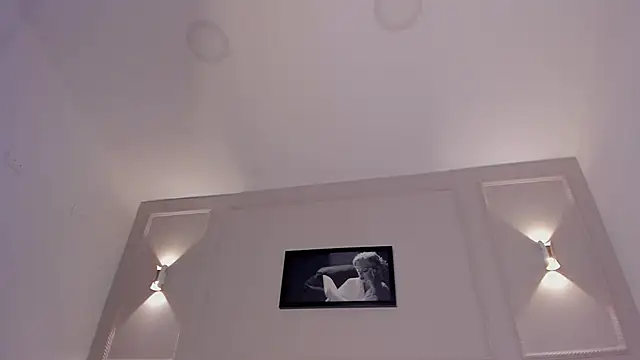 anniemartinezz online show from February 12, 2025, 12:33 pm