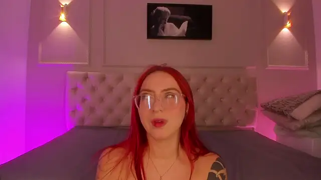 anniemartinezz online show from September 14, 2025, 1:32 pm