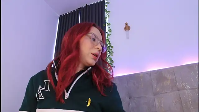 anniemartinezz online show from September 19, 2025, 12:50 pm