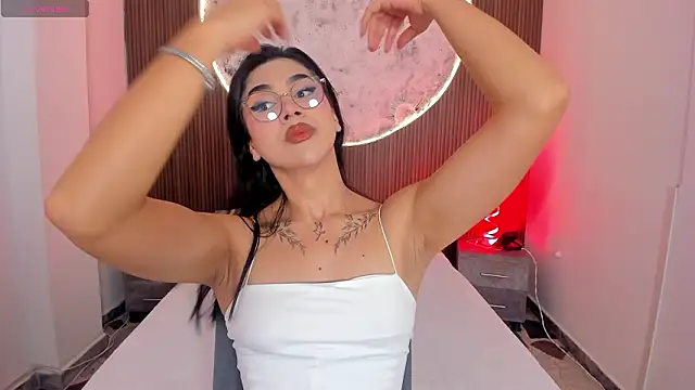 Snapshot of RoseCassie chatting on March 6, 2026, 1:29 pm RoseCassie online show from March 6, 2026, 1:29 pm