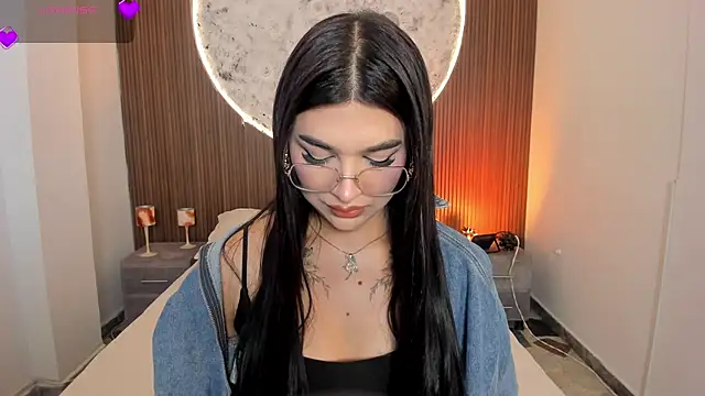 Snapshot of RoseCassie chatting on March 11, 2026, 1:39 pm RoseCassie online show from March 11, 2026, 1:39 pm